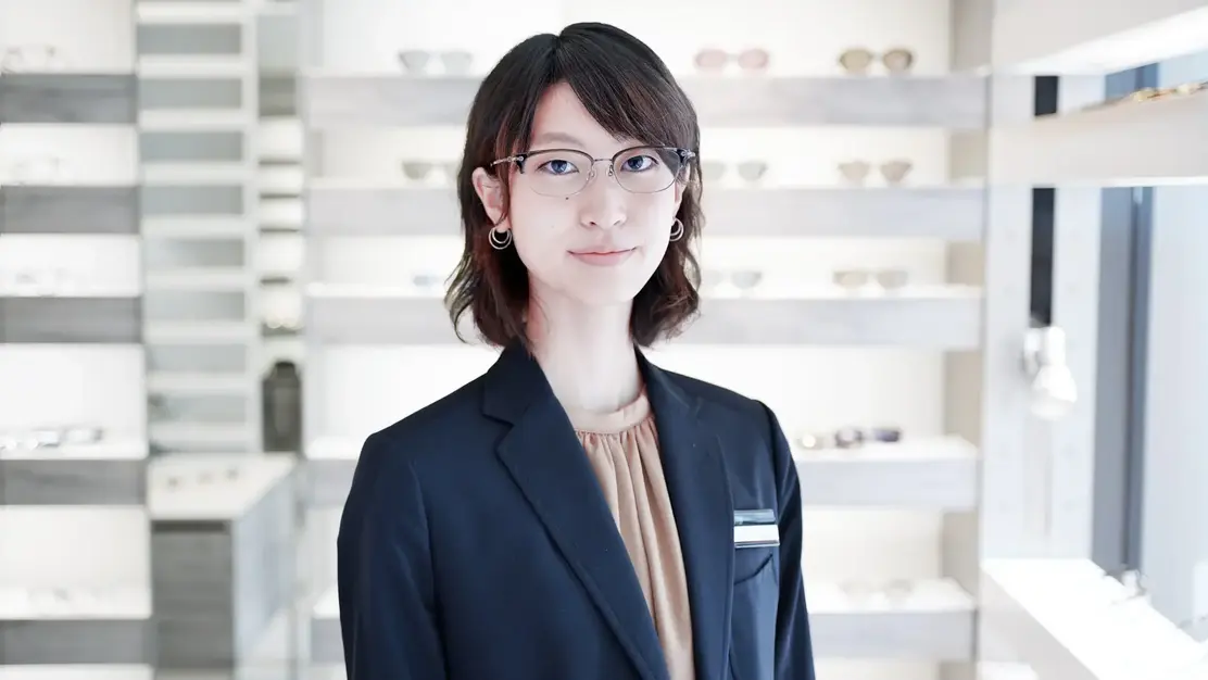 【東京23区／横浜／千葉】眼鏡ブランド販売スタッフ｜フォーナインズ｜未経験歓迎のカバー写真