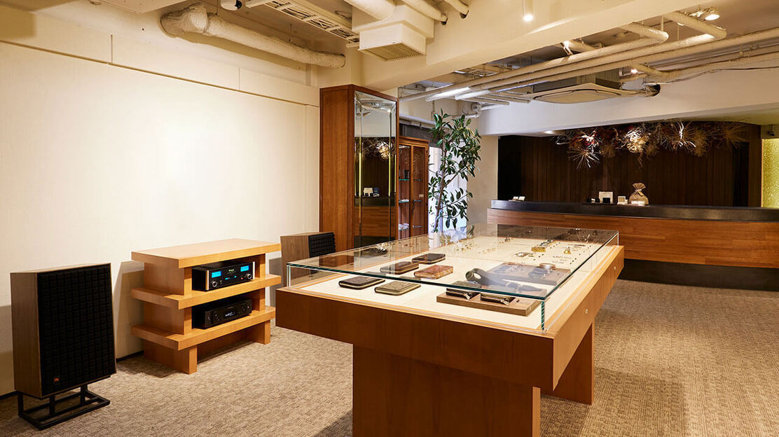 【正社員/販売】ジュエリーブランド『GARNI』｜賞与・昇給あり｜代官山のカバー写真