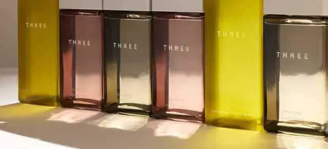 【THREE】オーガニックコスメ販売｜制服あり◎スピード採用中！御殿場のカバー写真