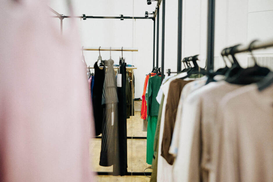 長期アルバイト募集！大人気アパレルの雑貨関連 生産管理アシスタントのカバー写真