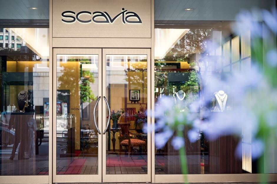 【ジュエリー販売スタッフ】「1組1時間」の深いご提案｜最高峰ジュエリー｜賞与ありのカバー写真