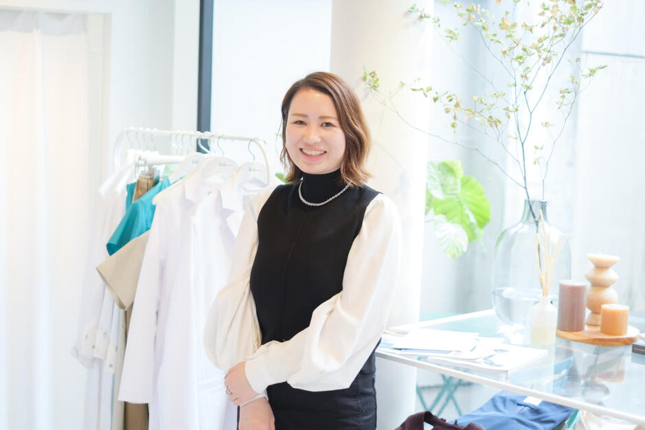 【東京駅】上質な空間で、接客とセンスを磨く。ブランドを支える販売スタッフ募集のカバー写真