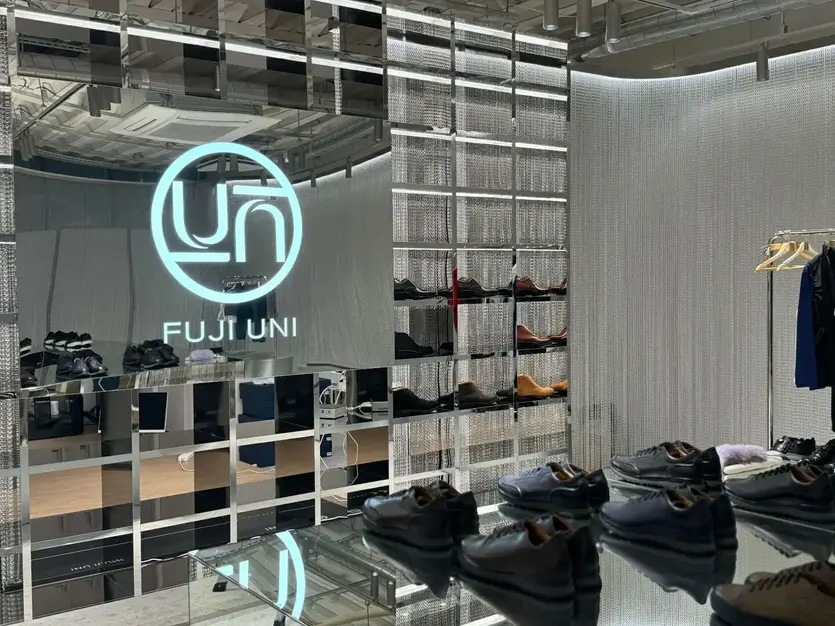 デジタル試着を提供するオーダーアパレル｜店舗運営スタッフ（アパレル経験者）のカバー写真