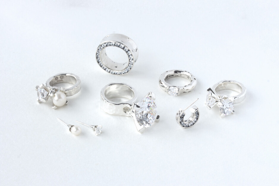 【e.m.】アクセサリーの検品　パート・アルバイト募集／1日4時間～OKのカバー写真