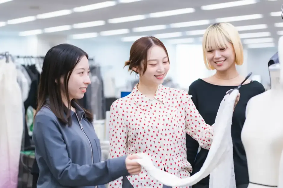 【27卒｜総合職】アパレル商社｜幅広いキャリアへの挑戦！のカバー写真