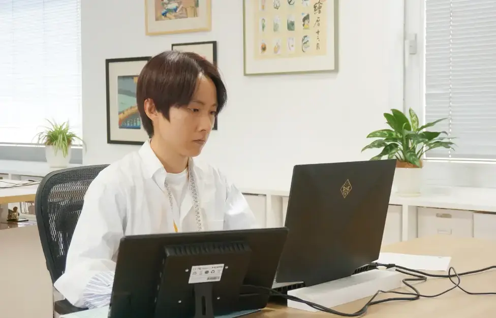 カットソーメーカーの生産管理責任者募集、経験者優遇のカバー写真