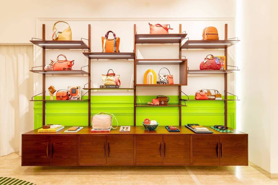 3期連続売上高更新中！【LONGCHAMP】店長候補　静岡エリアのカバー写真