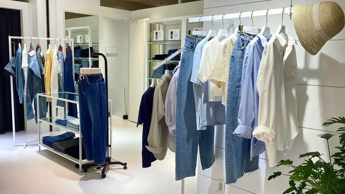 【販売スタッフ】デニムブランド『YANUK』｜*池袋店*個人ノルマなし！ のカバー写真