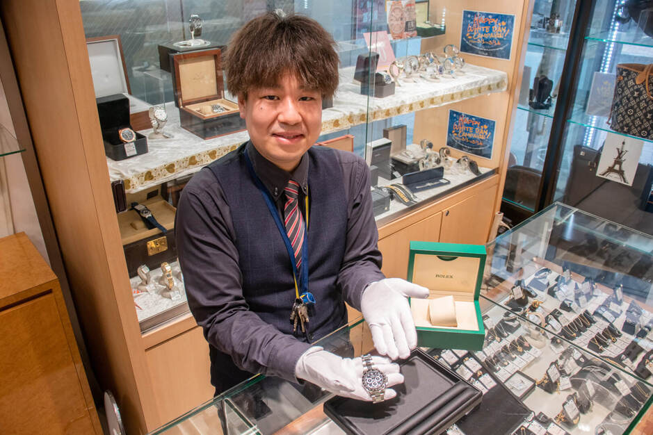 【販売・事務】麻布でブランド品の店頭販売｜未経験OK｜遠方の方WEB面接可のカバー写真