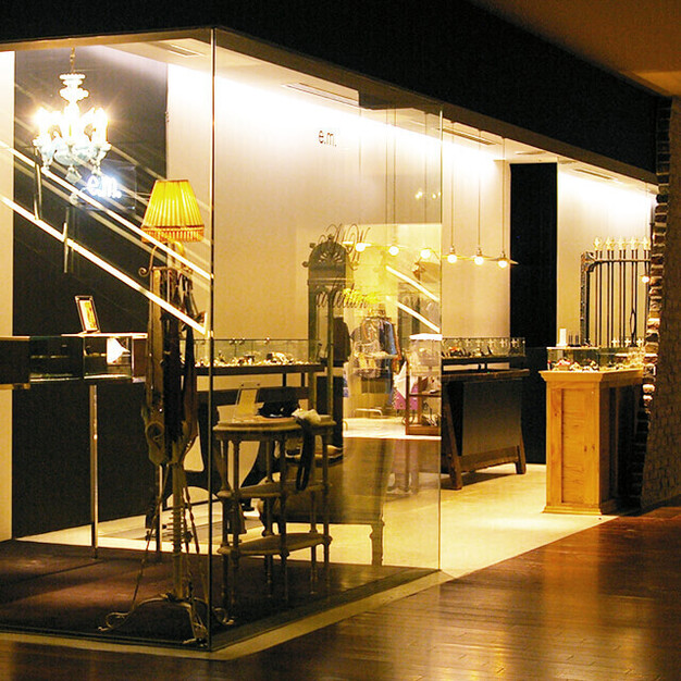 【e.m.】【経験者募集】空間デザイナー／店舗演出のカバー写真