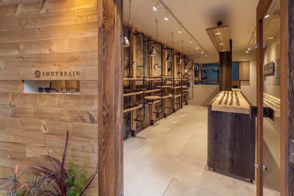 【販売/大阪】自社ブランドを育てる｜メガネブランド｜残業少のカバー写真