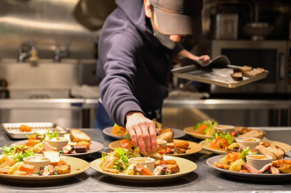 【長野県　茅野市】アーバンリサーチが運営するキャンプ場のキッチンスタッフ募集！のカバー写真