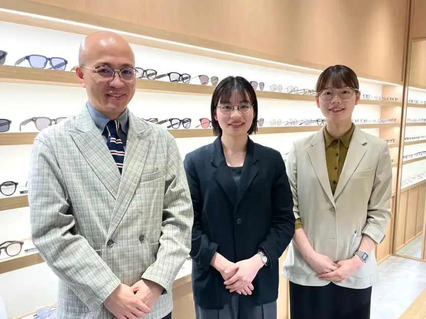 《パート・アルバイト》【成田空港】アイウェアブランドの販売／未経験歓迎のカバー写真