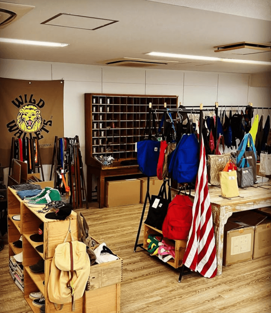 【営業アシスタント/東京】ベルトを中心に革小物を扱う会社です｜正社員のカバー写真