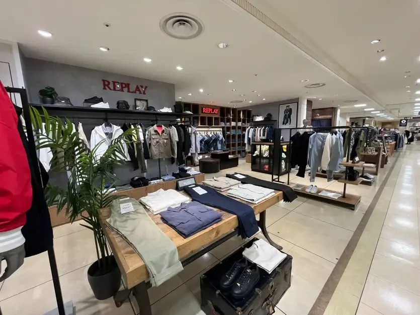 正社員【大丸札幌】デニムブランドREPLAYのカバー写真