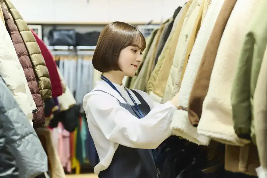 【27卒】セカンドストリートの店舗スタッフ｜幅広いアイテムの買取査定・販売業務のカバー写真