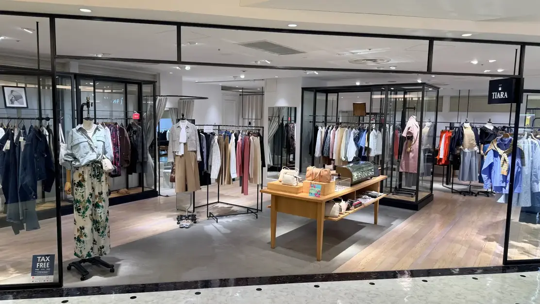 【販売職】TIARAにて正社員募集★全国転勤なし＆人柄重視<新宿｜首都圏>のカバー写真