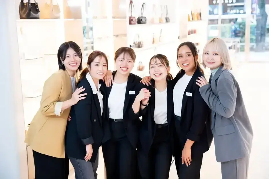 【販売】「CHARLES & KEITH」｜ディアモール大阪店｜週2日～応相談のカバー写真